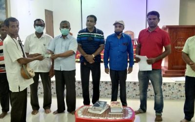 বাউল শিল্পীদের মাঝে আর্থিক সহায়তা প্রদান