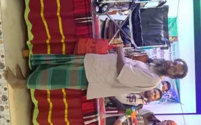 প্রতিবন্ধী পরিবারের মাঝে হুইল চেয়ার বিতরণ